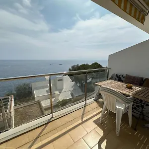 apartamento-vista-mar-y-parking-en-roses.topcostabravahotels.com/