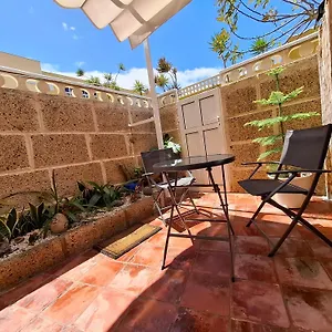 habitacion-doble-con-bano-y-terraza-privada.adeje-hotels.com/